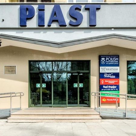 Piast Hotele Studenckie Krakau Exterior foto